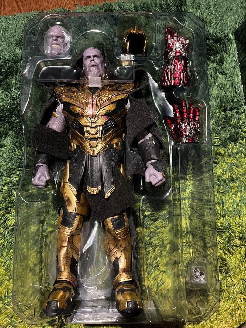 ホットトイズ　サノス　バトルダメージ版　エンドゲーム　開封品　匿名配送