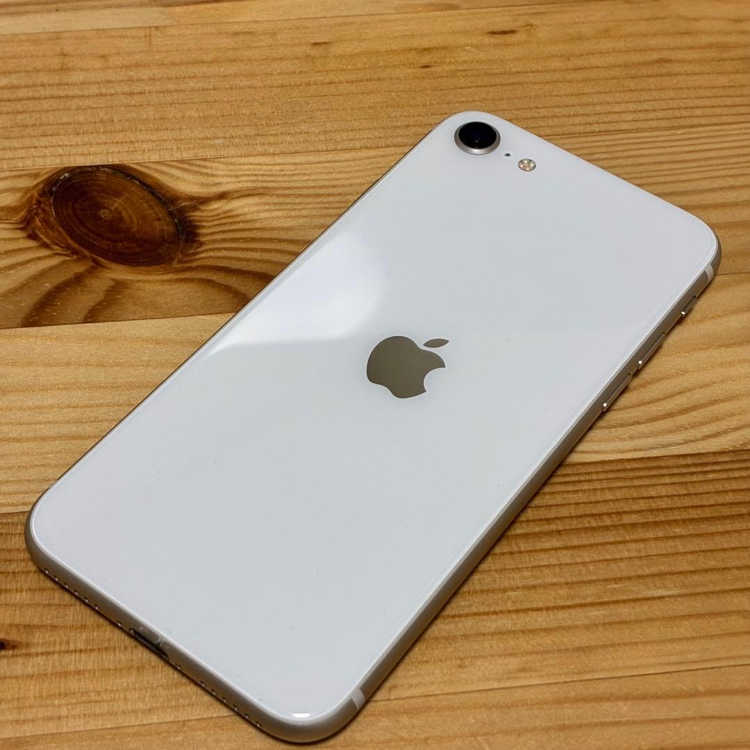 バッテリー新品　iPhoneSE第3世代64GB SIMフリyy17700f