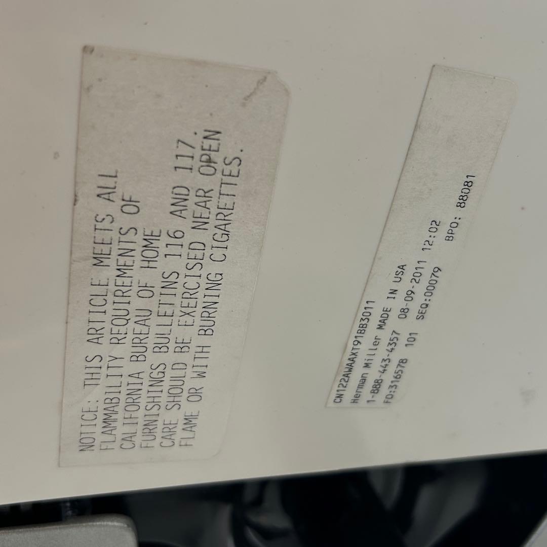 E. エンボディチェア 最高級 ハーマンミラー ホワイト Embody