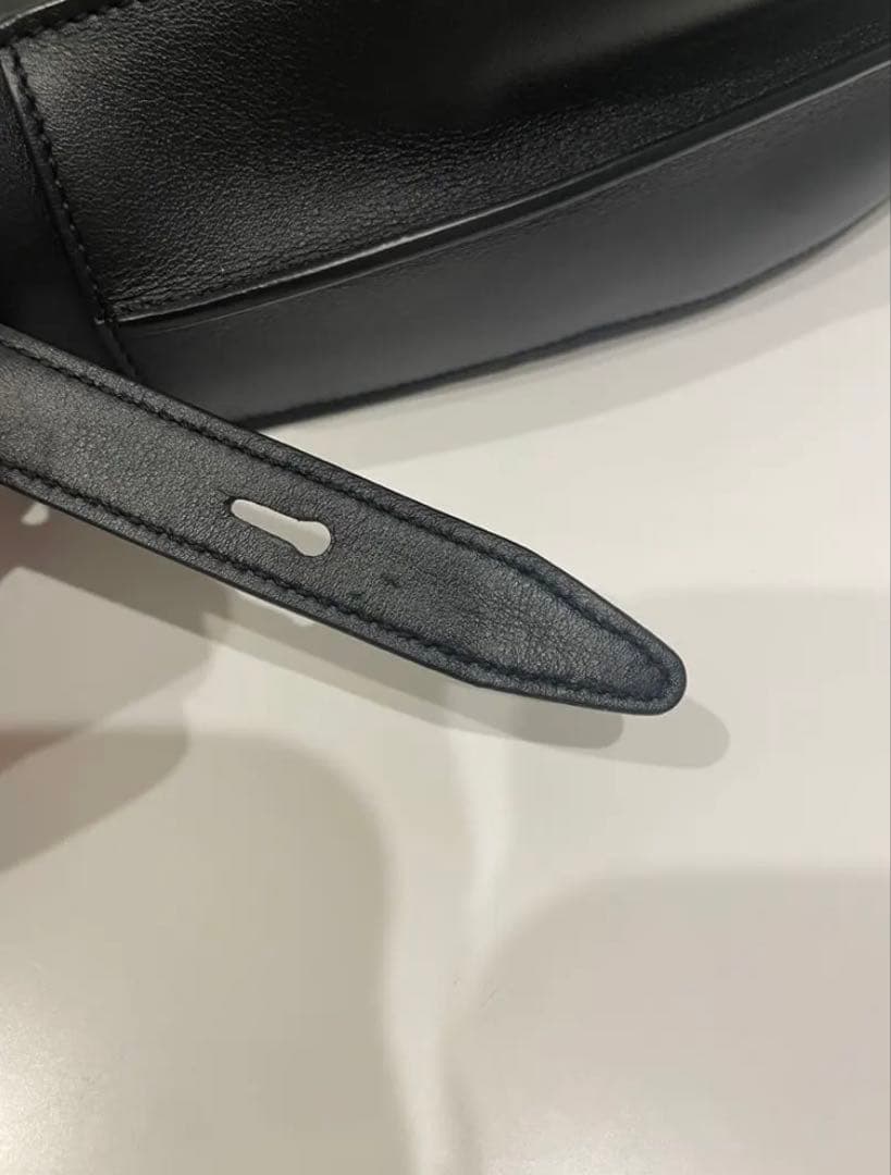 TOD’S トッズ Tタイムレス ホーボーバッグ ブラック ゴールド金具 レザー