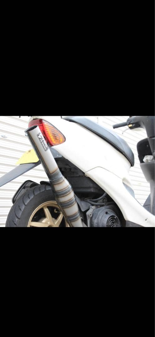 ライブディオ　横型エンジン　マフラー