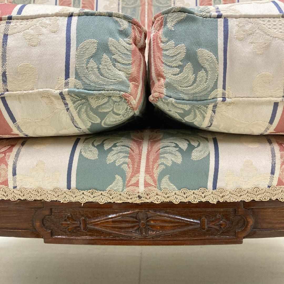 アンティーク調　クラシック　２人掛けソファ　ラブソファ　コンパクト