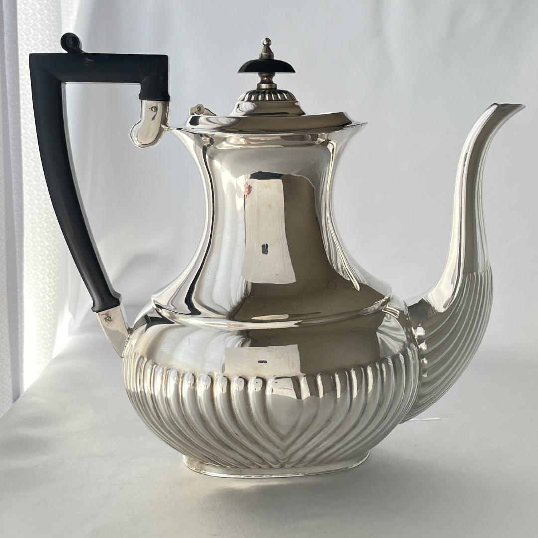 【英国】 ハーフリブのティーサービス 4点 ティーポット　コーヒーポット