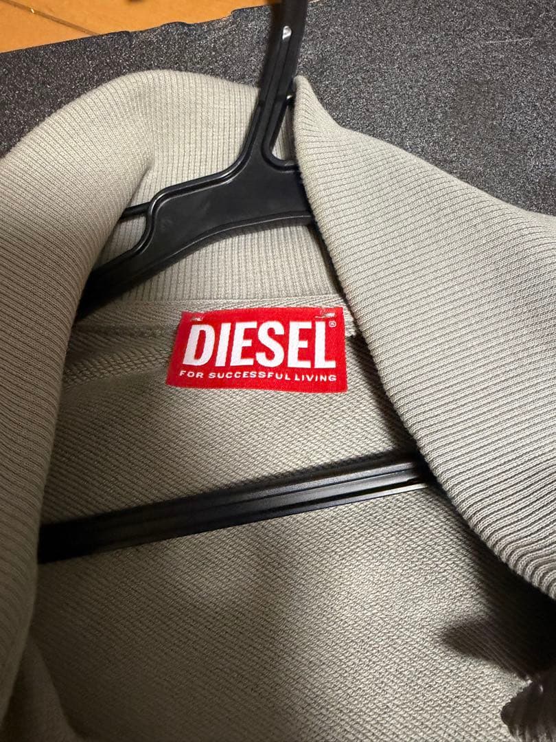 DIESEL グレージップトレーナー