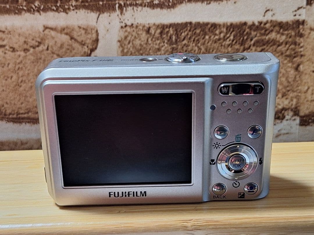 美品！FUJIFILM FINEPIX　F31fd コンパクトデジタルカメラ