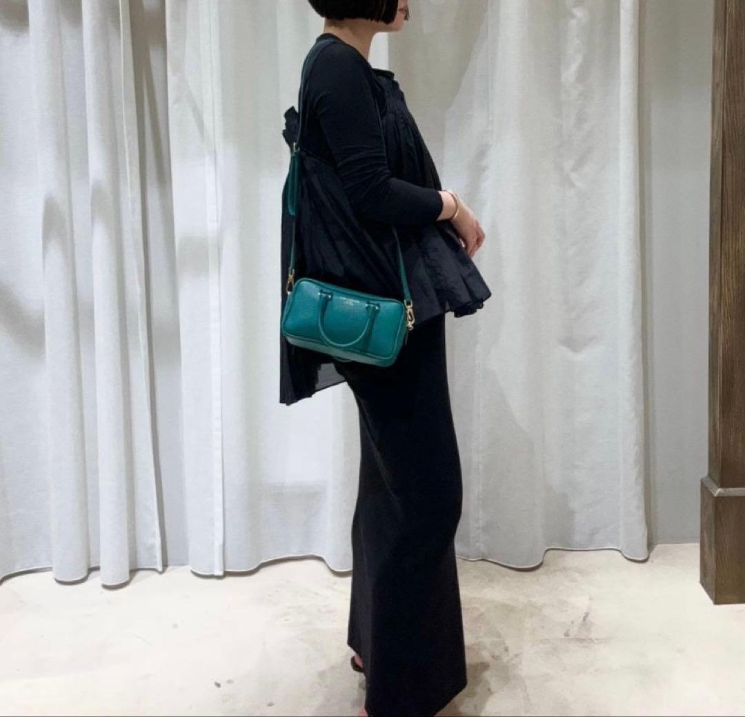 カレンソロジー　キャミソール　黒色