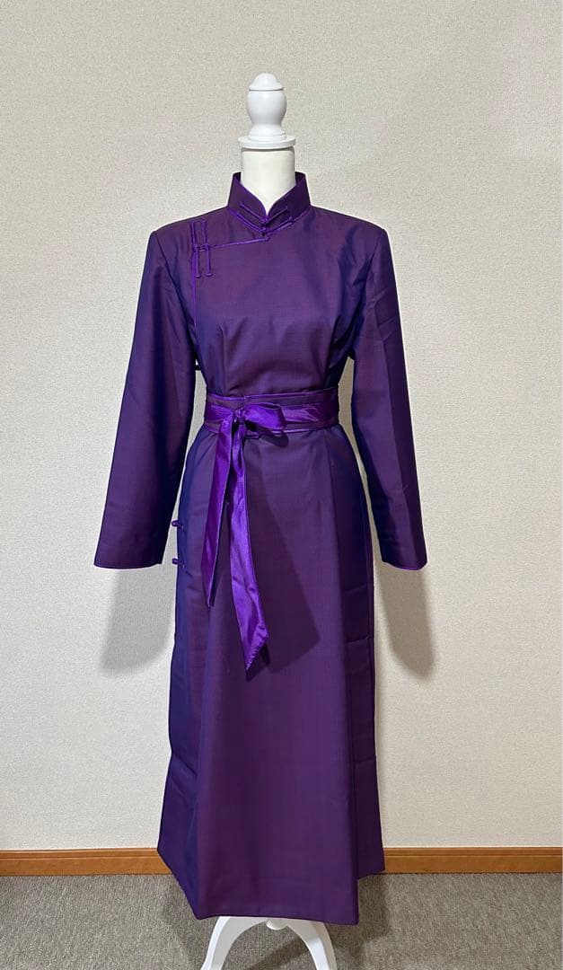 モンゴルの民族衣装　モンゴルデール　モンゴル文化　乗馬　馬頭琴　ノマド　遊牧民