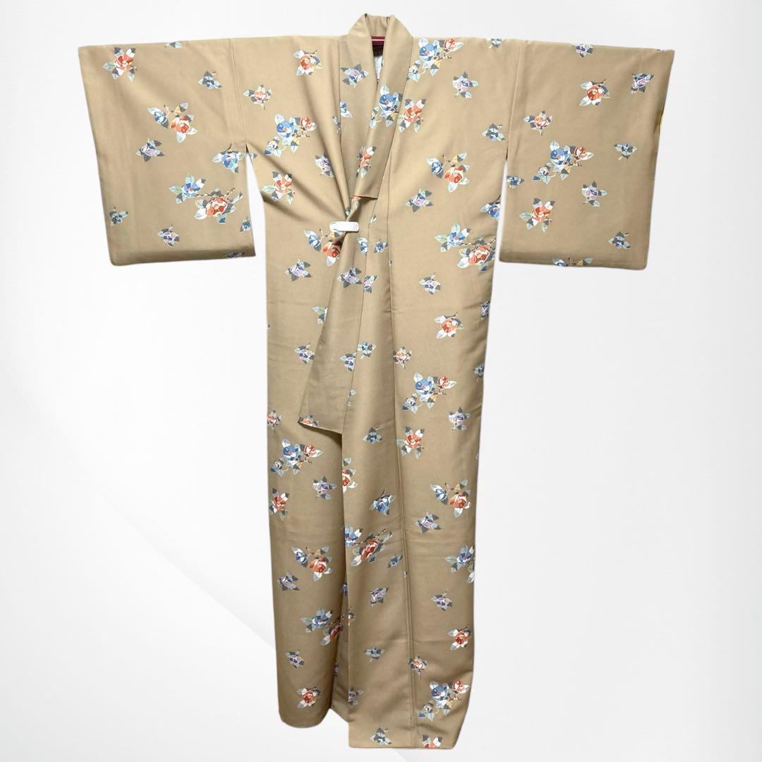 【美品✨】東レシルック　さんび　洗える着物　小紋　香色　椿柄　花文　袷　O5