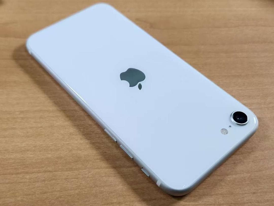 020500B iPhone SE A2296 64GB 最大容量83%