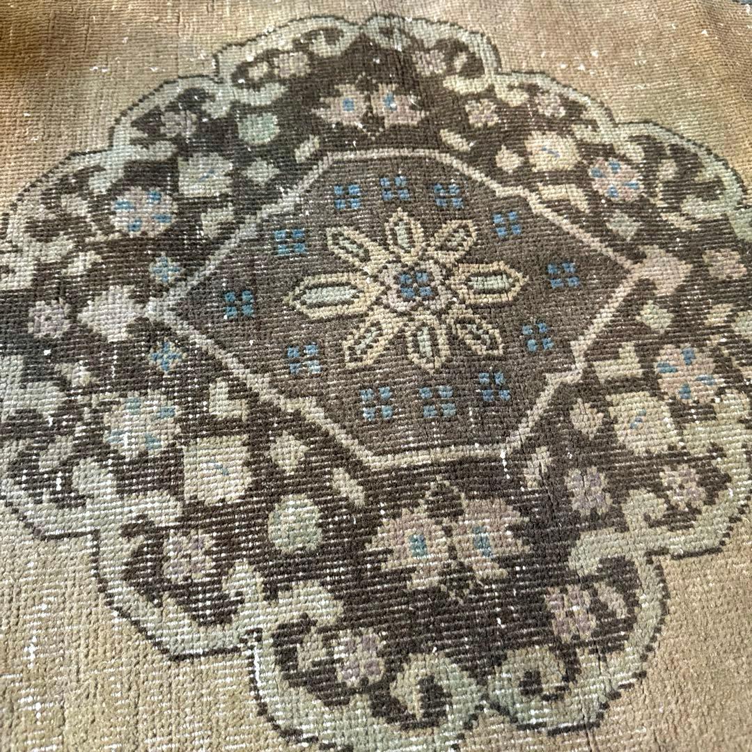 専用ページ　67×139 カーキベージュ　色褪せカラー　トルコヴィンテージラグ