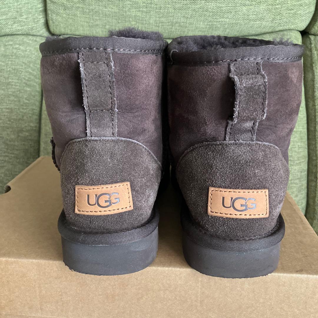 UGG CLASSIC MINI II　1016222 チョコレート色　24㎝