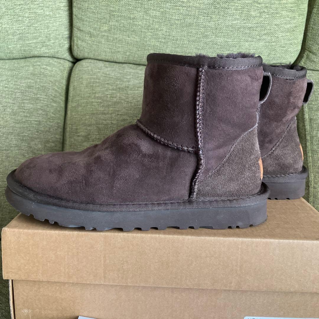 UGG CLASSIC MINI II　1016222 チョコレート色　24㎝