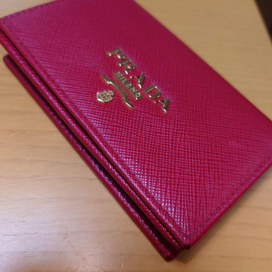 PRADA レッド 名刺入れ