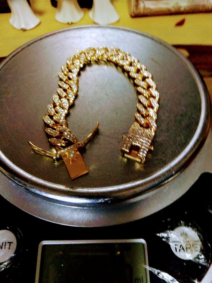 我が家の宝物.巨大.水晶玉の置物.直径20センチ位