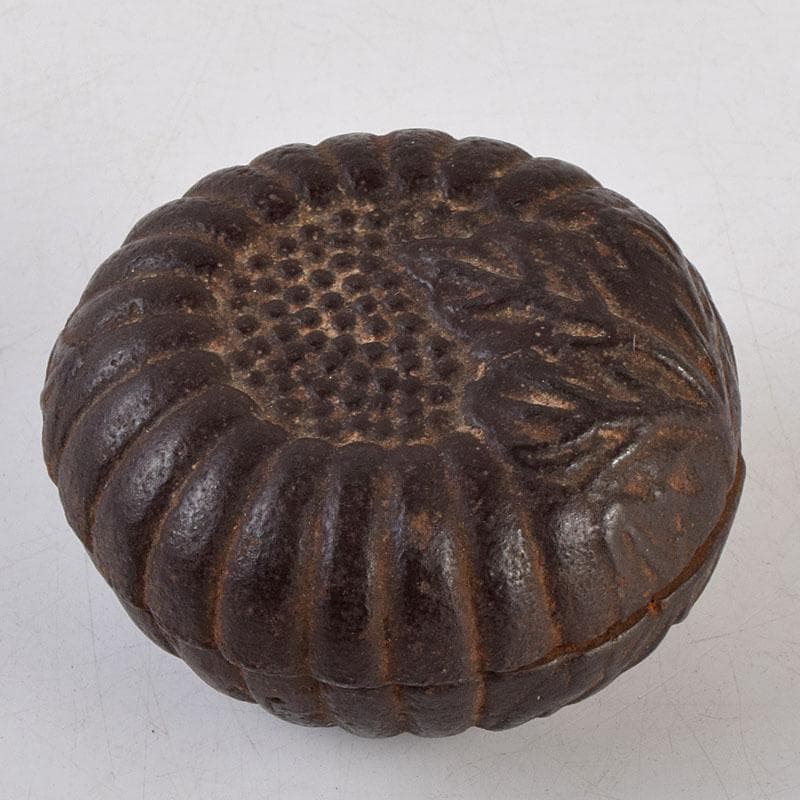 茶道具　金屋五郎三郎作　鉄製　香合　共箱　C　9266