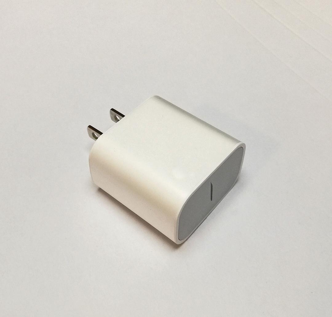 20w 急速充電器　iPhone PD電源アダプタ