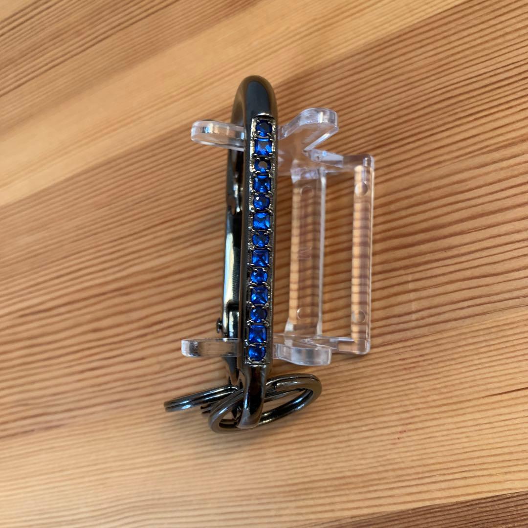 ユニフォームエクスペリメント　フラグメント　カラビナ