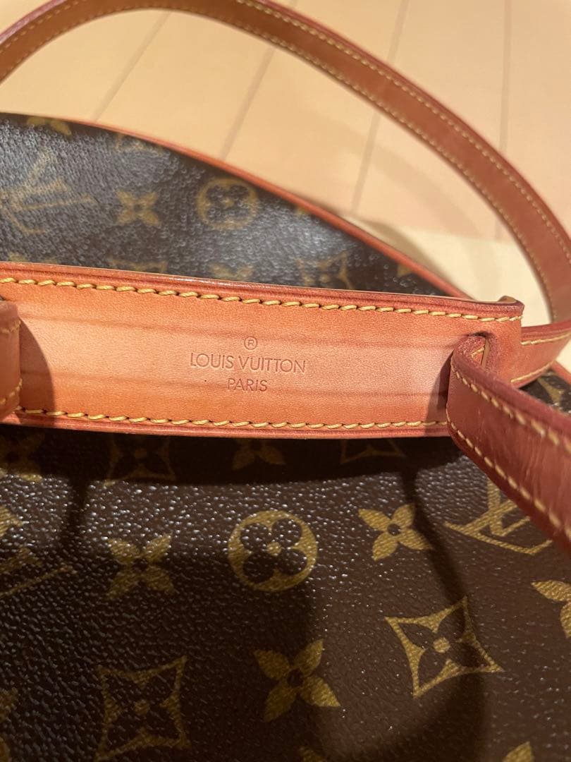 【週末限定価格】LOUIS VUITTON ショルダーバッグ ブロワ モノグラム