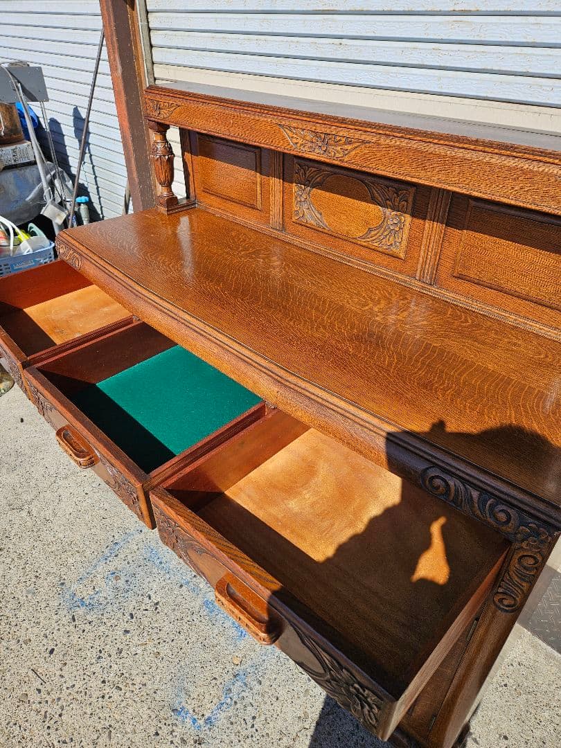 英国アンティーク オーク材のサイドボード バルボス装飾 バフェ 飾り棚 食器棚