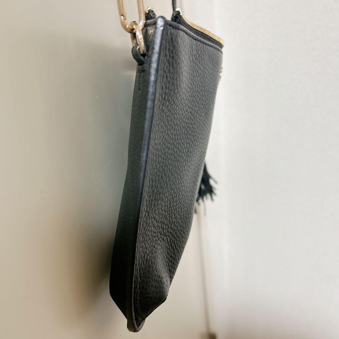 トリーバーチ！ブラックショルダーバッグ タッセル付き