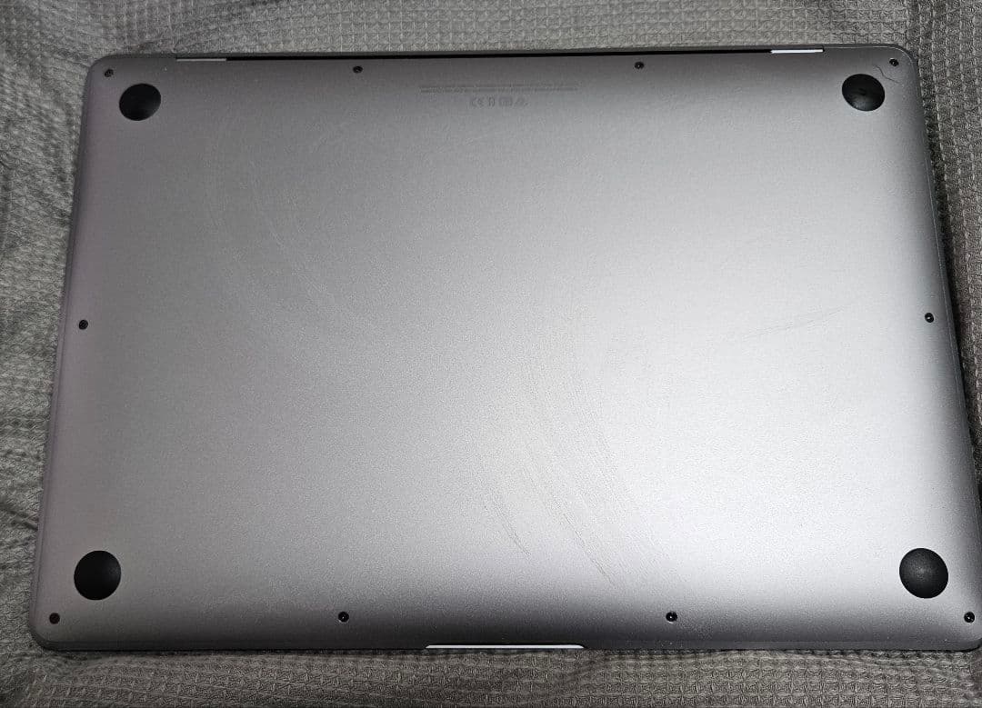 MacBook Air M1 13インチ 8/256GB