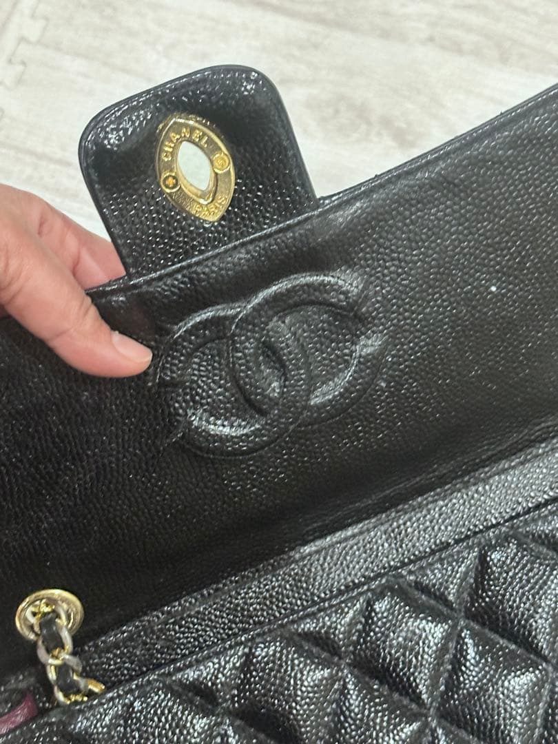 CHANEL ブラック ショルダーバッグ キルティング