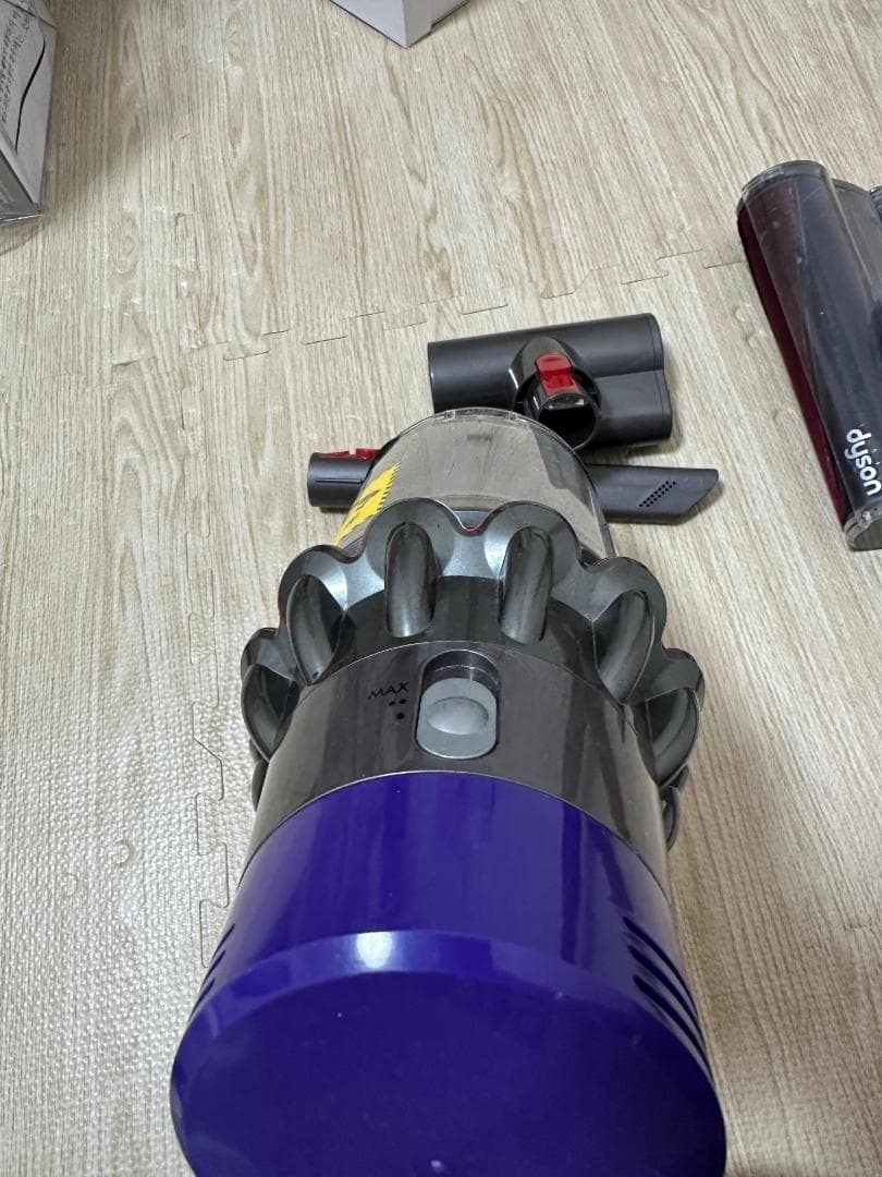 ダイソン Dyson Cyclone V10 Fluffy スタンド付き