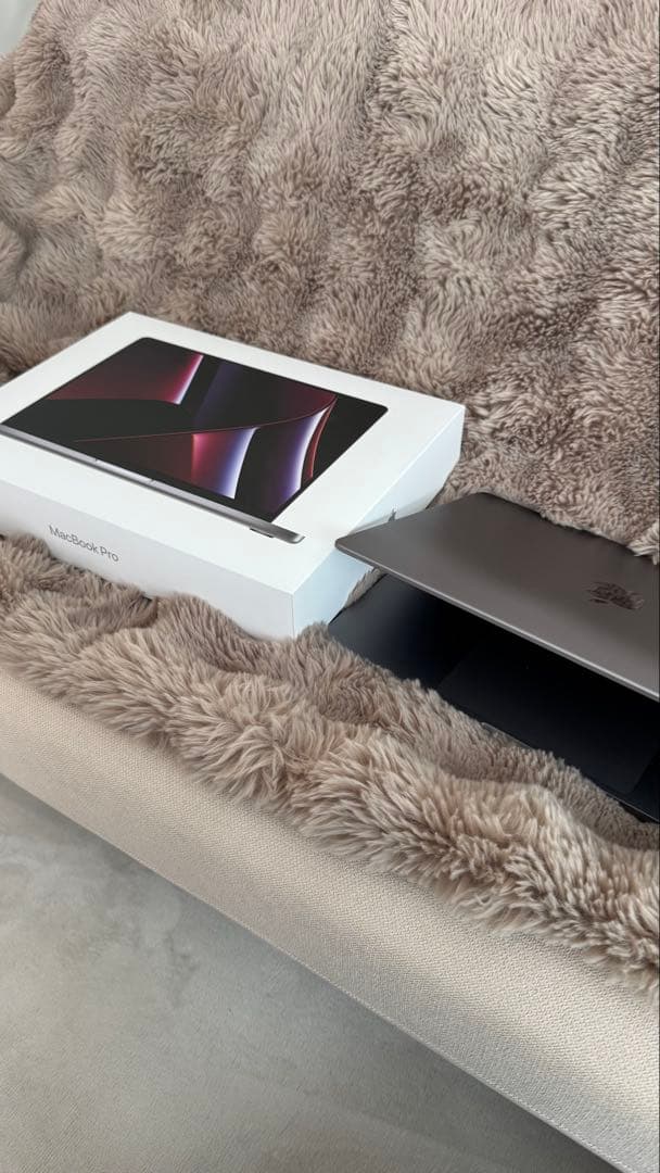 Apple MacBook Pro (元箱付き)