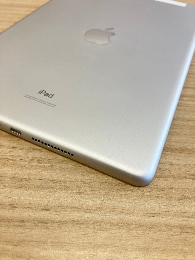 バッテリー劣化ナシ★iPad 第7世代 32GB Wi-Fi セルラー ドコモ