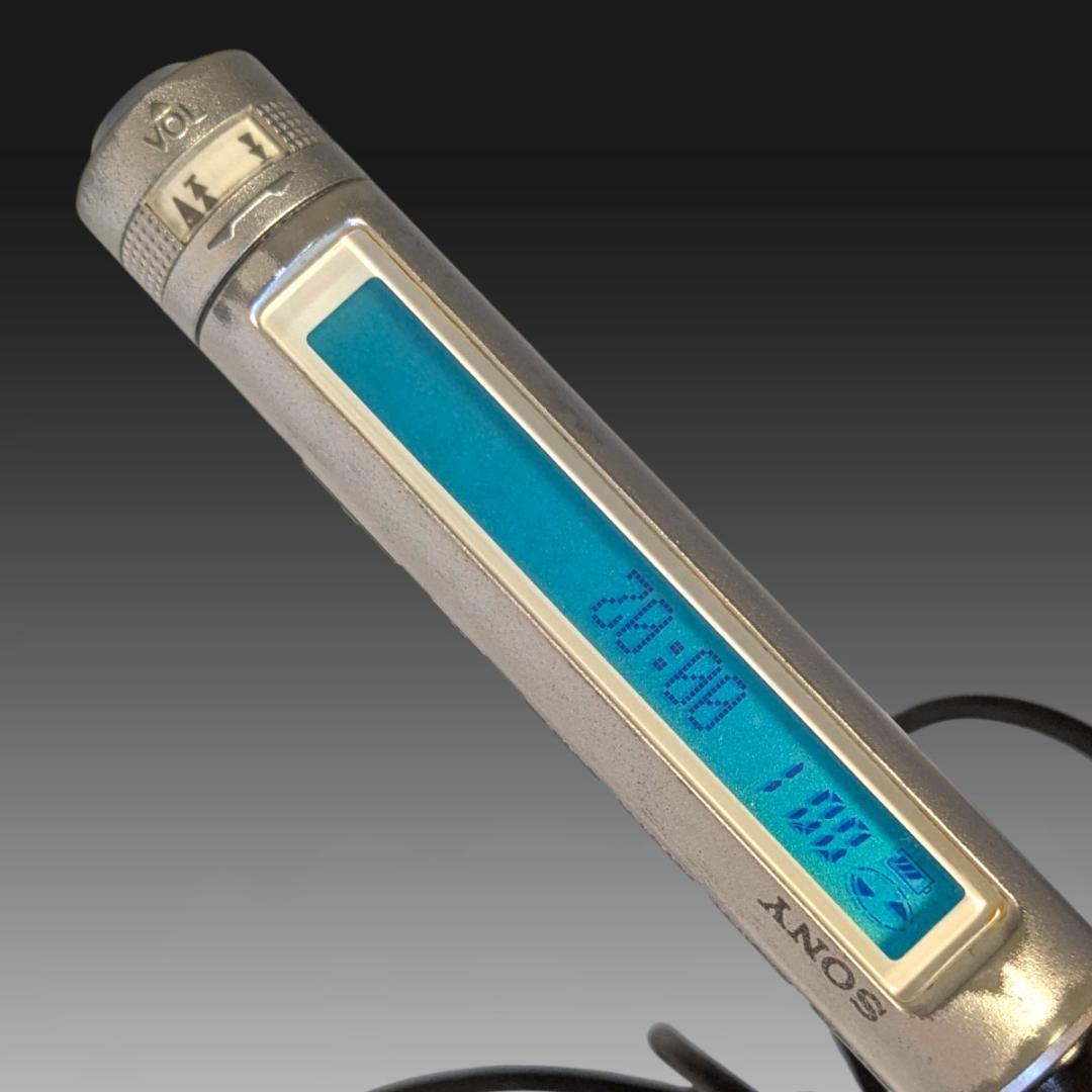 【稼働品】ソニーMDウォークマン2台 充電器・充電池付 カセット多数付 SONY