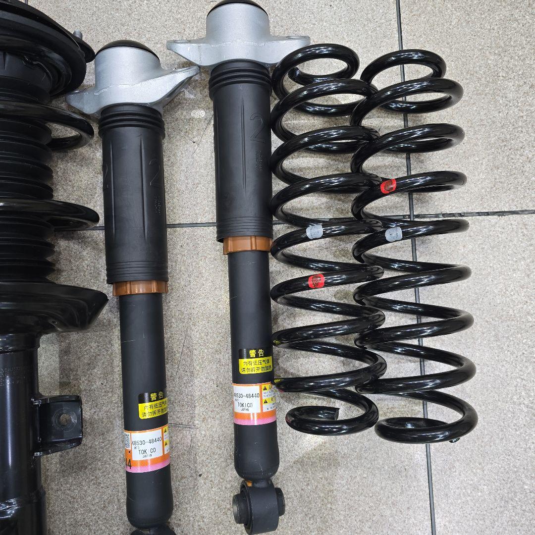 た*だ様 ハリアー80 ハイブリット純正サスペンションキット(一式)ほぼ新品