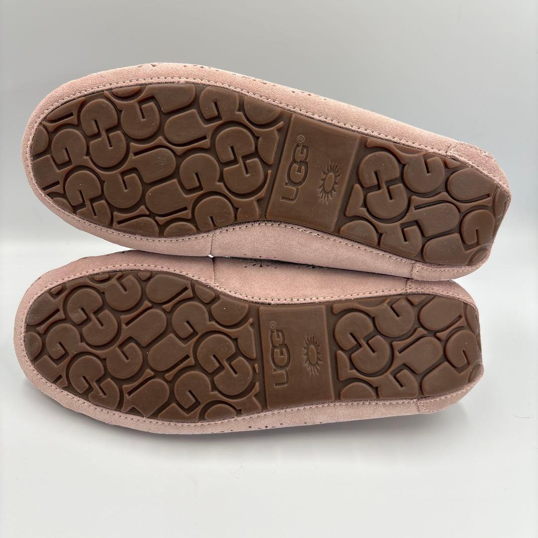 未使用✨UGG アグ　ピンク　スエード　リボン　モカシン パンチング　雪の結晶