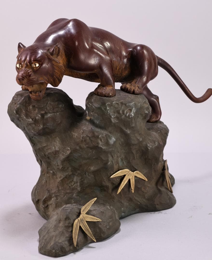 RITAO CHAN専用、時代銅製　春宗銘　鋳銅 「 竹虎 」 玉眼　BK72