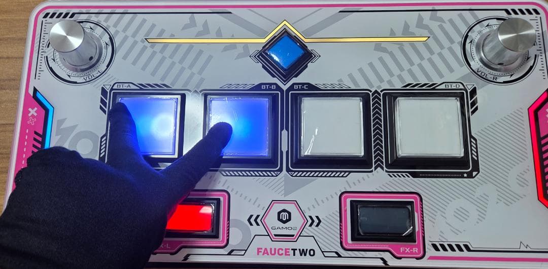 PC用ゲームコントローラー・コンバーター FAUCETWO+ VW Skin