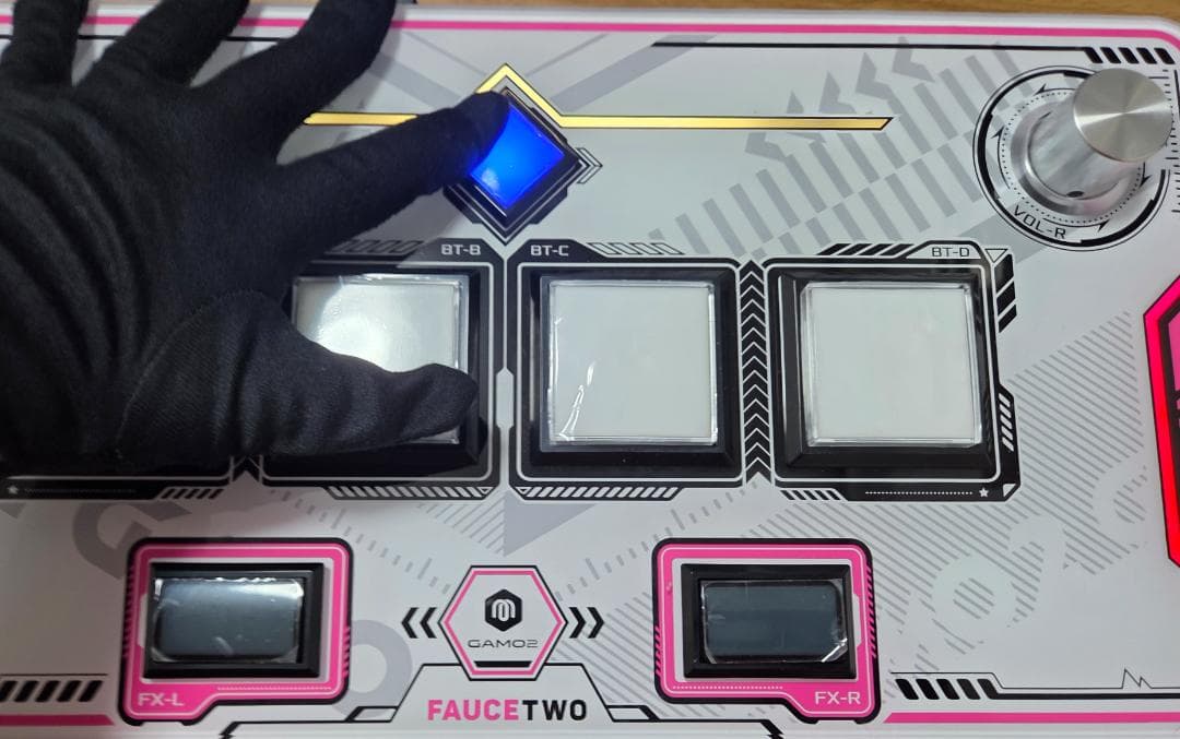 PC用ゲームコントローラー・コンバーター FAUCETWO+ VW Skin