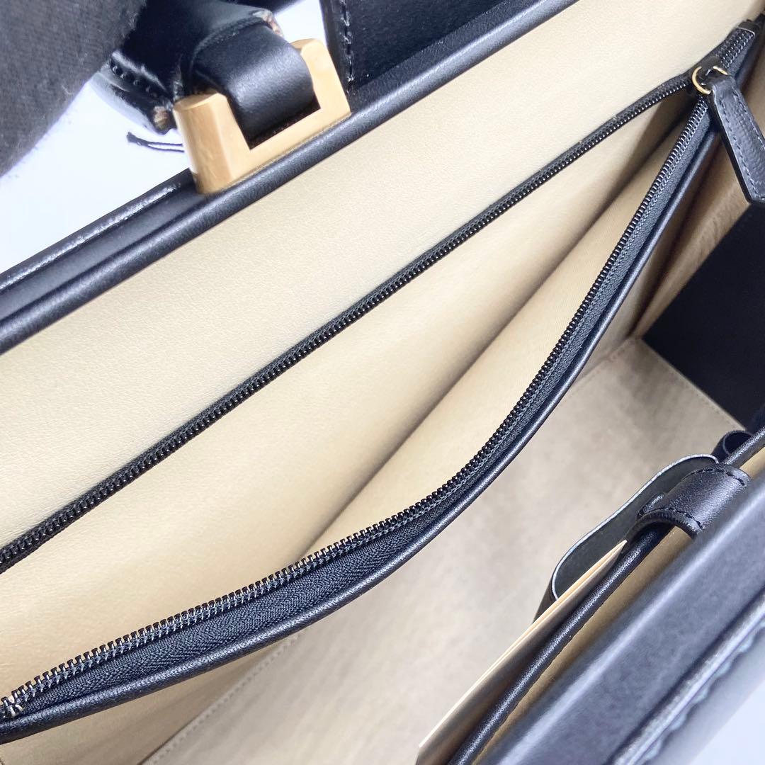 新品未使用　ロイヤルクラシック　ダレスバッグ　ブリーフケース　レザー　ブラック