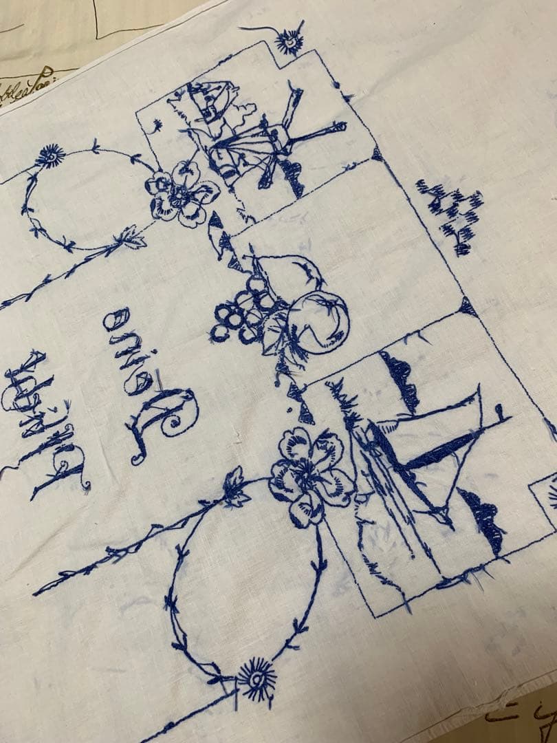 フランスアンティーク　レアなブルーの糸で風景と文字が刺繍されたカーテン！可愛い！