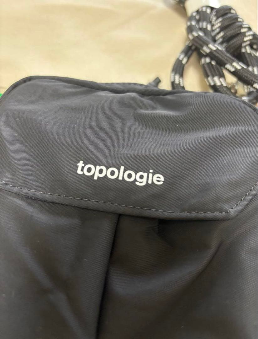 【タグ付き新品】topologie ブラック サコッシュ　8mmストラップ付