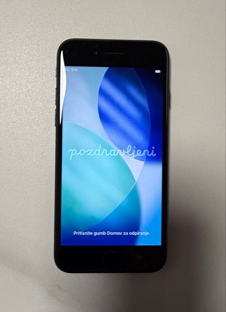 Apple iPhone SE 第3世代 アップル ブラック 黒 64GB