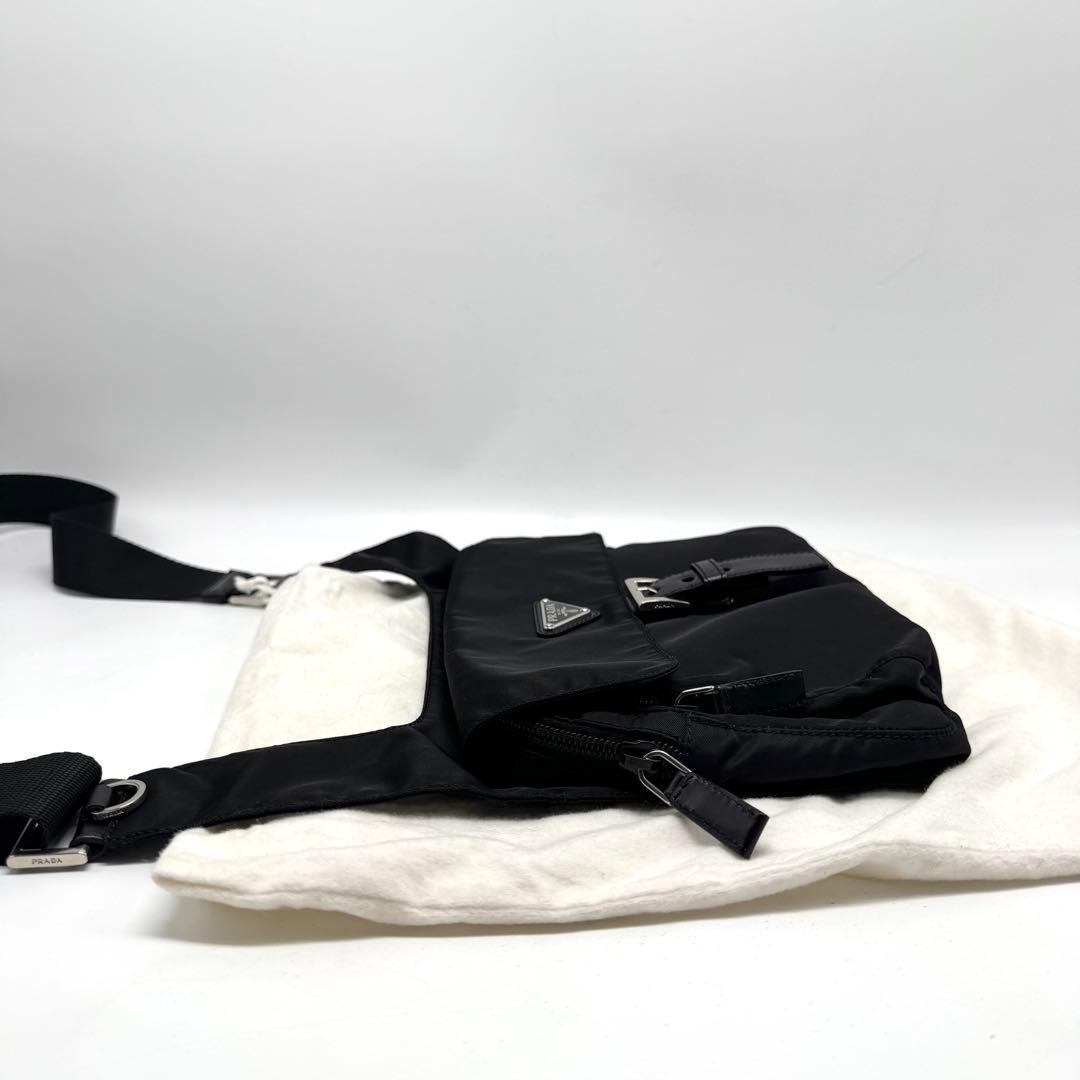 【新品同様・使用感無し】プラダ ショルダーバッグ ポシェット ナイロン 三角ロゴ