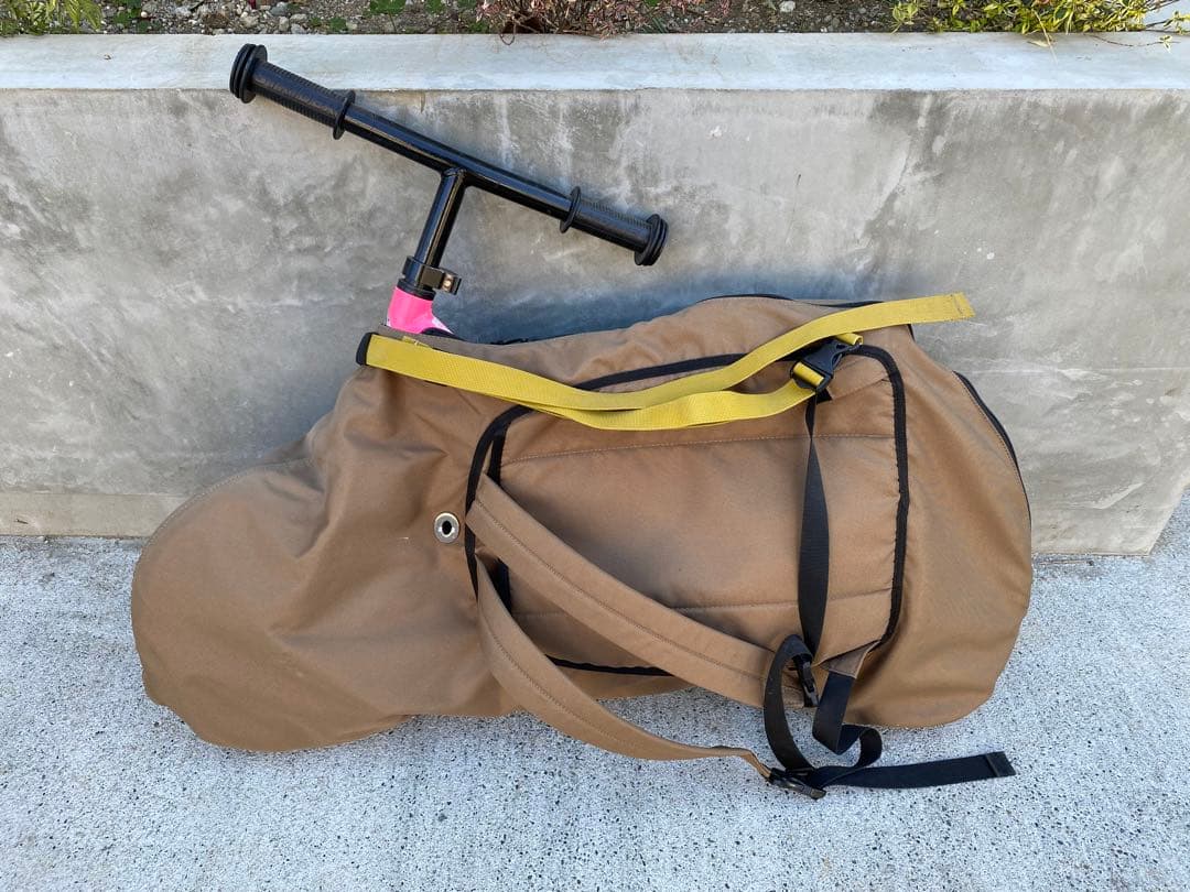 ストライダーと専用バッグ