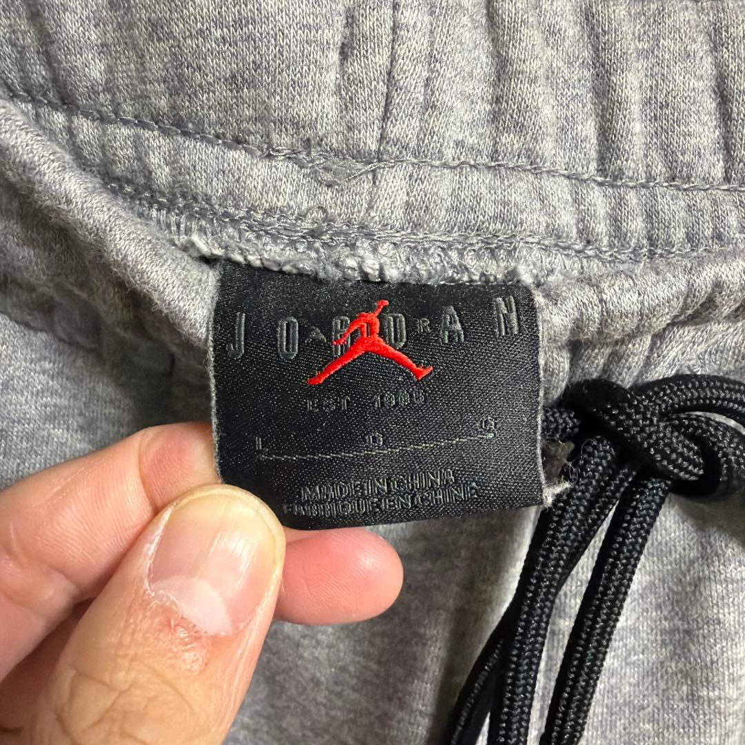 ジョーダンセットアップ（上→X Lサイズ、下→Lサイズ）