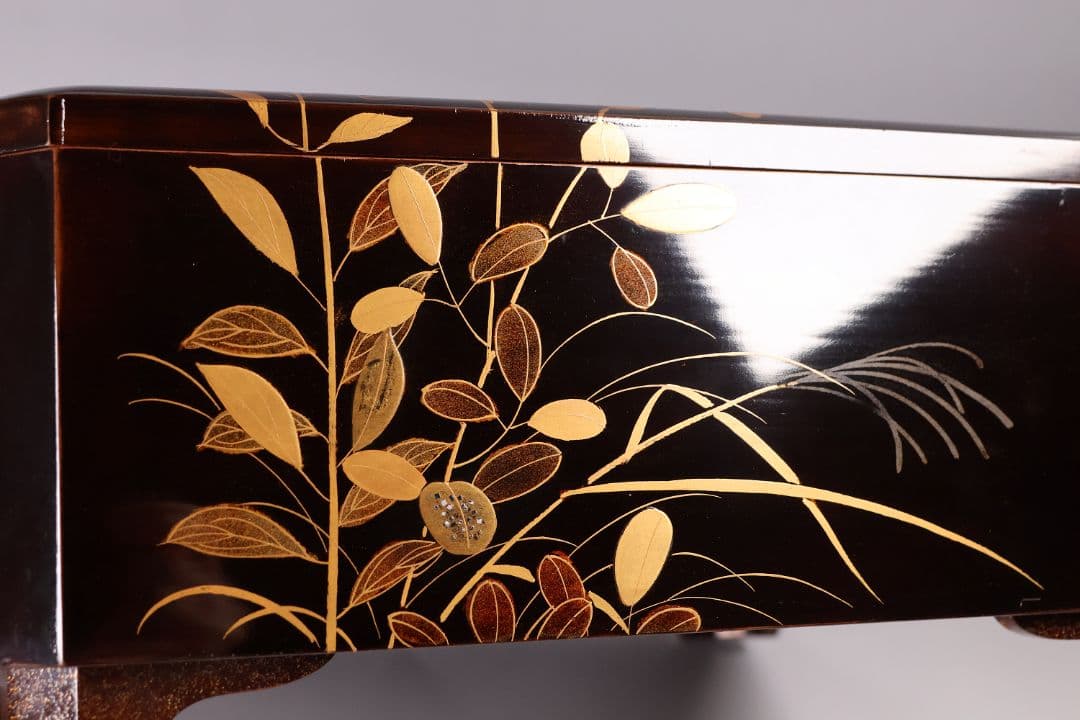 【MA696】加賀蒔絵 饅羹重 内梨地 月に雁 秋草 金蒔絵 木製 饅頭箱菓子重