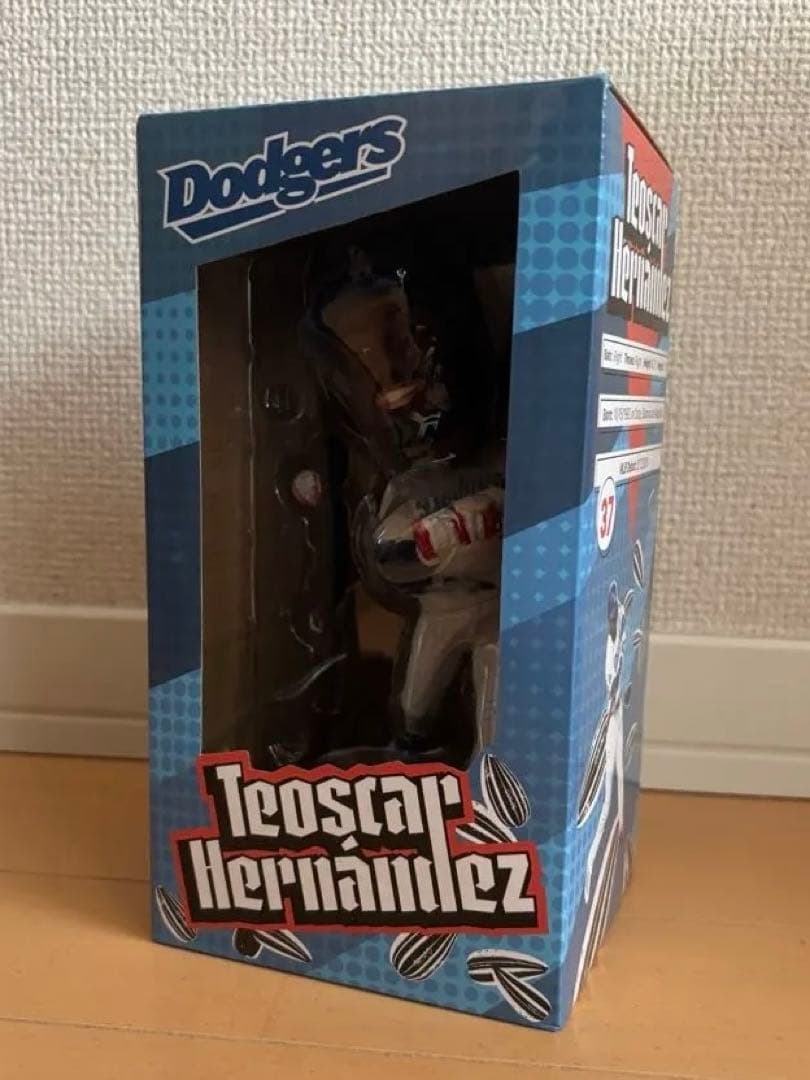 【新品未開封】ドジャース　テオスカー・ヘルナンデス　ボブルヘッド ヘルメット付き