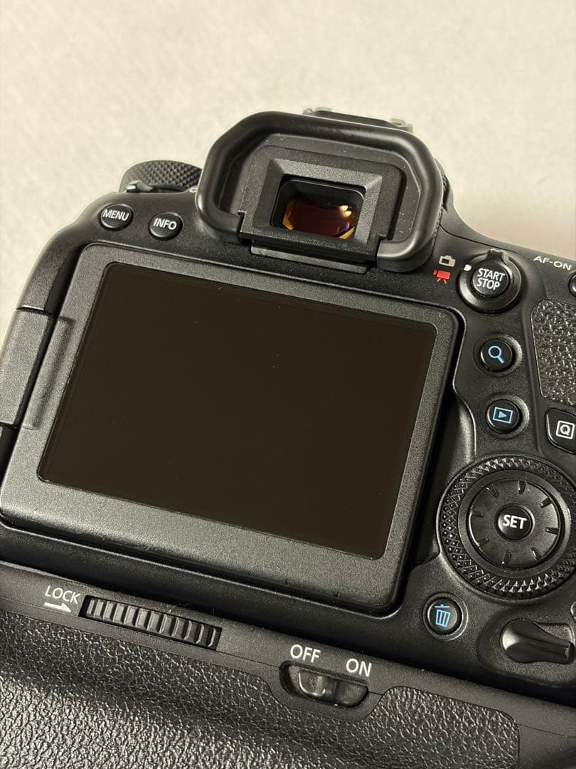 [訳あり]Canon EOS 6D Mark II
