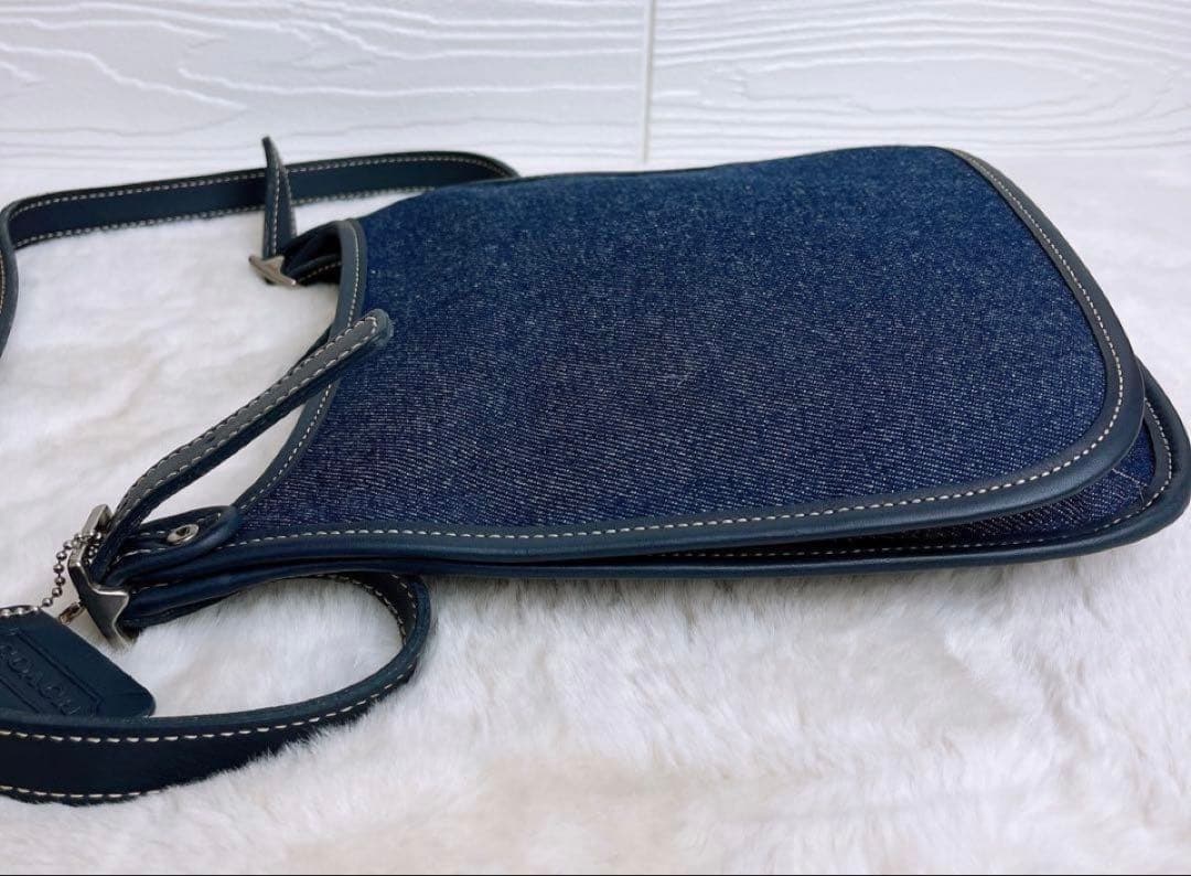 COACHコーチ ショルダーバッグ デニムブルー キャンバスチャーム付.