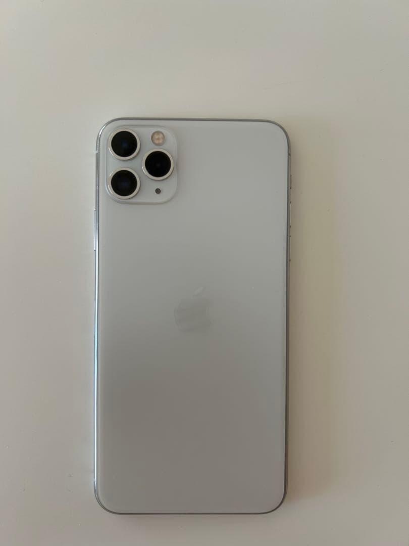 Apple iPhone 11 Pro Maxシルバー 本体