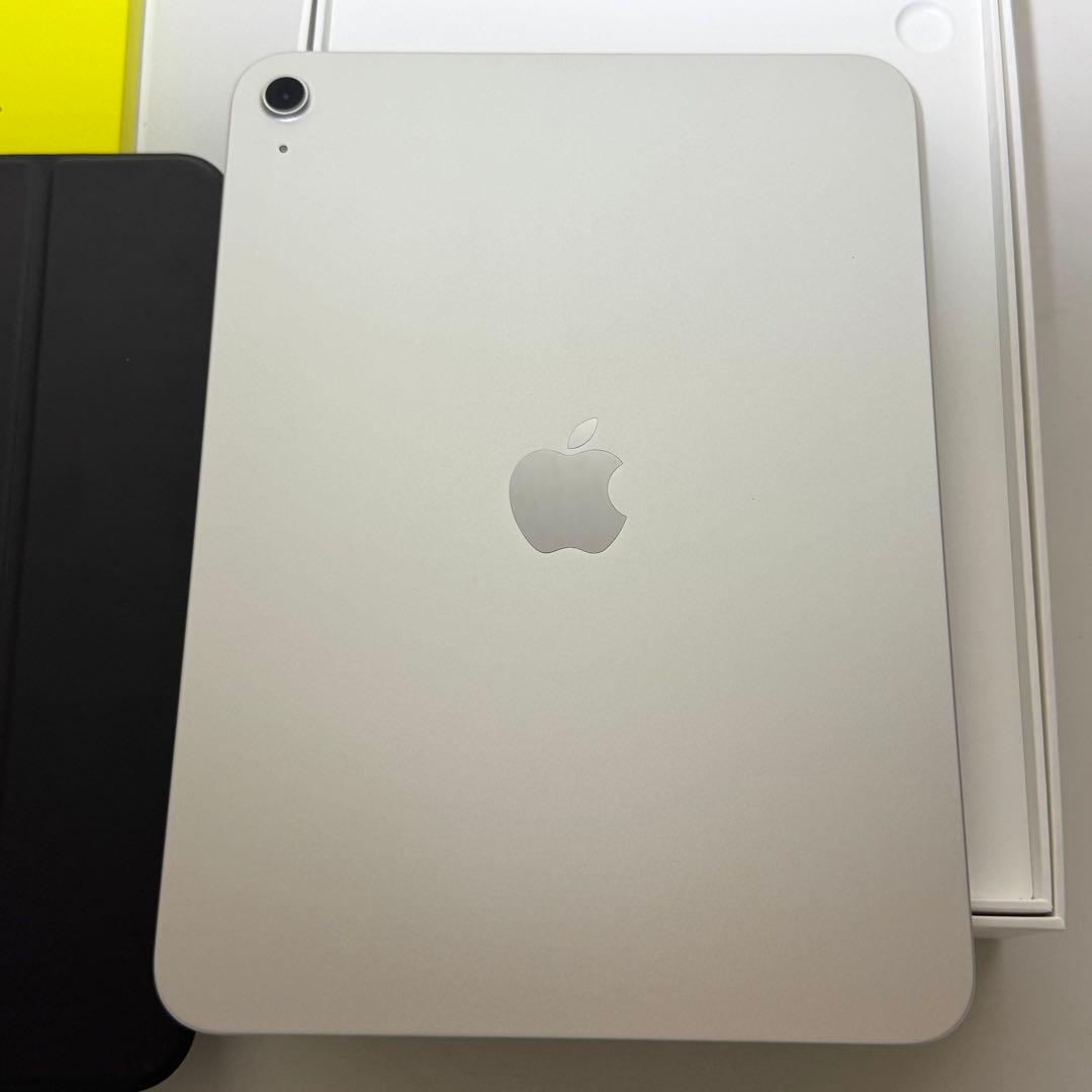 【極美品】iPad (A16) 128GB Wi-Fi シルバー ケース付き