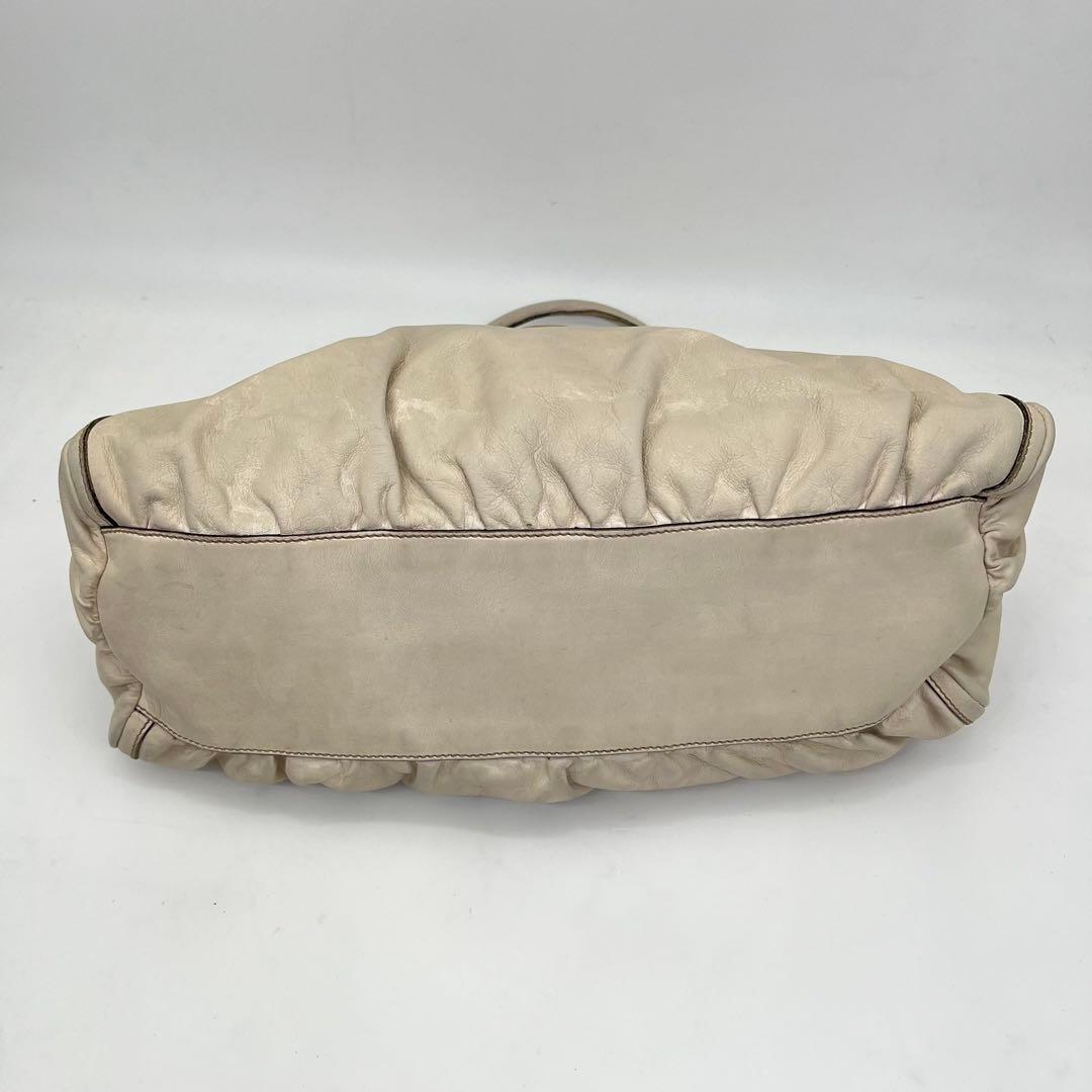 GUCCI ワンショルダーバッグ 肩掛け アビーライン ゴールド金具 レザー 白