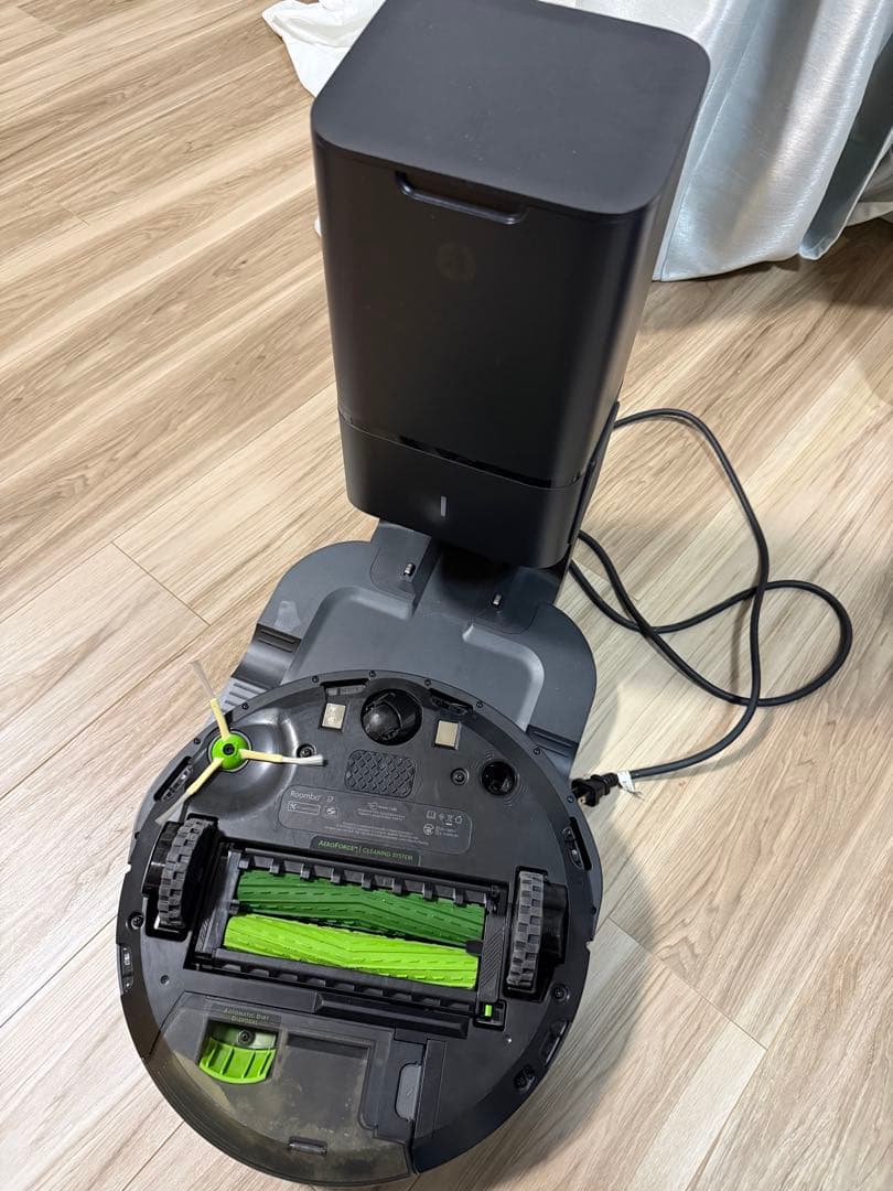 Roomba i7ロボット掃除機 自動ゴミ収集機能付き ブラック